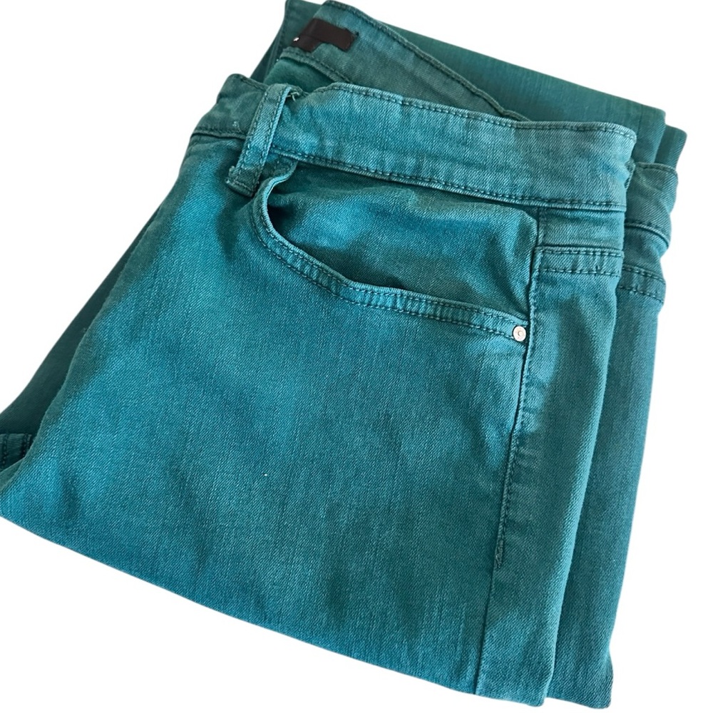 Saks Fifth Avenue Green Denim Jeans. EUC Size 31 From the BLUE collection.